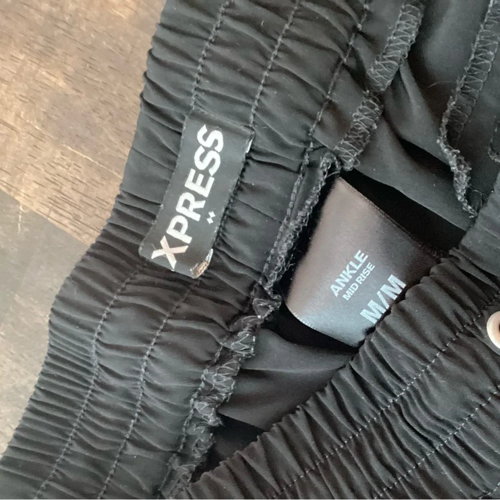 EXPRESS Black Dressy ANKLE Mid Rise Elastic Waist Jogger Type Silky Pants! Med